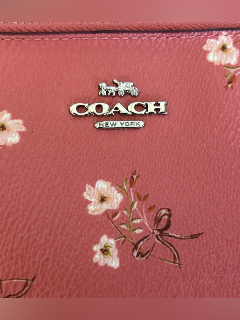 EUC Coach Floral 💐 Leather Wristlet - Picture 7 of 11